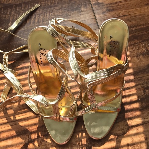 Gold Goddess/Egyptian Wrap Heels - Picture 3 of 4